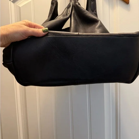 Free People Tivoli Leather Slouchy Bag - Picture 5 of 9